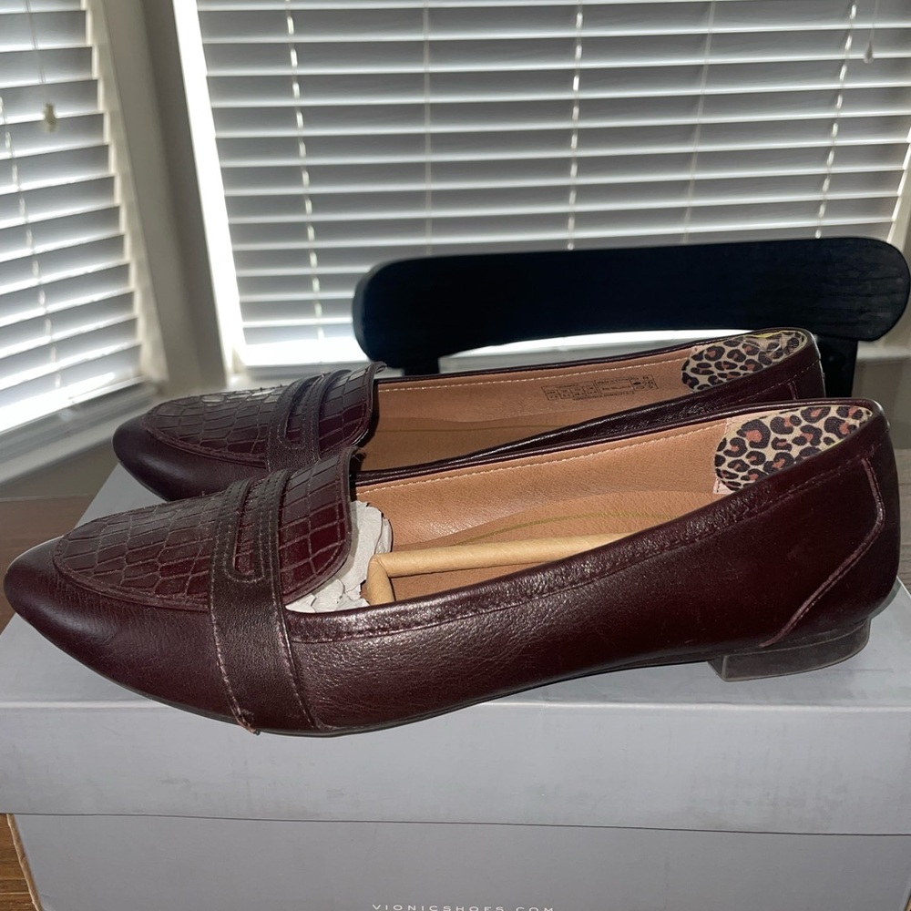 Vionic Savannah Croc Embossed Leather Pointed Toe Flats In Wine Women’s Size 7.5 - Picture 3 of 8